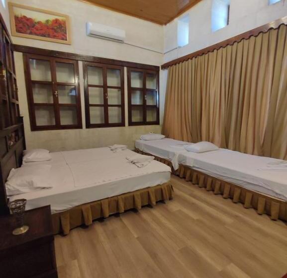 اتاق استاندارد چهارنفره با چشمانداز باغ, Joselin