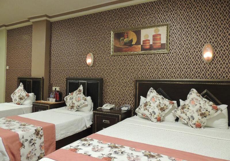 اتاق استاندارد سه نفره, Adana Saray