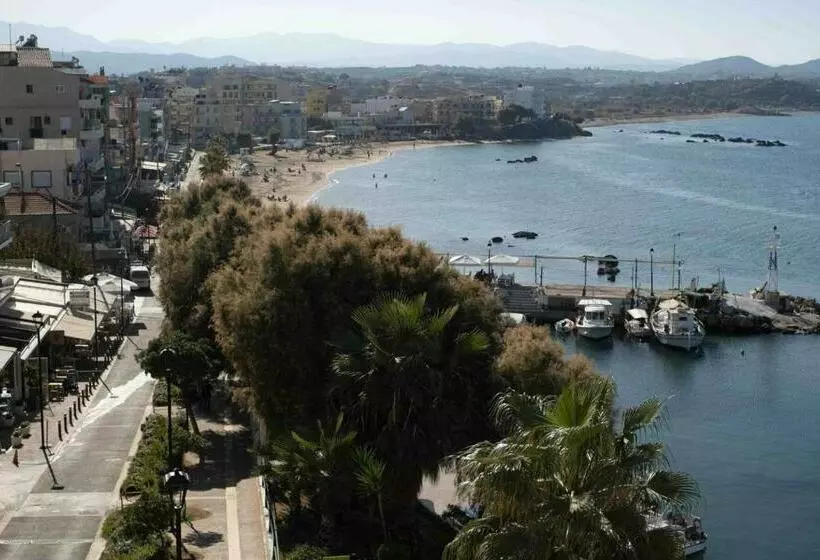 استودیوی استاندارد با چشم‌انداز دریا, Arocaria Apartments