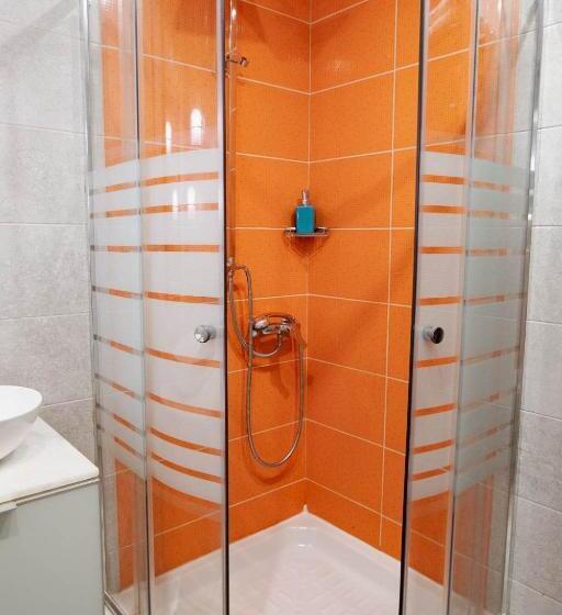 Chambre Economy, Arocaria Apartments