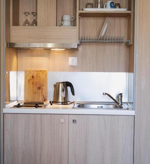Estúdio Estandar com Sacada, Arocaria Apartments