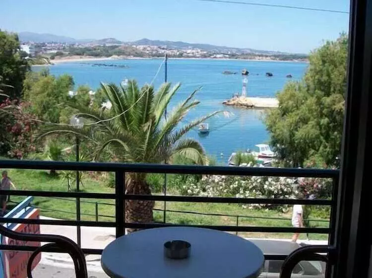 استودیوی استاندارد با چشم‌انداز دریا, Arocaria Apartments