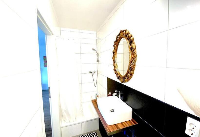 Студио Стандарт с Балконом, Villa Orchard Frankfurt