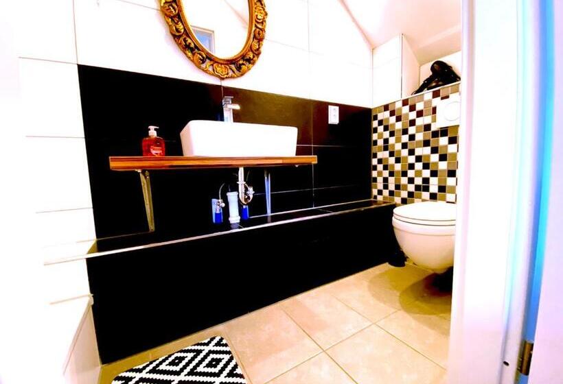 Студио Стандарт с Балконом, Villa Orchard Frankfurt