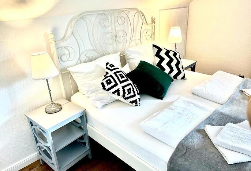 Студио Стандарт с Балконом, Villa Orchard Frankfurt