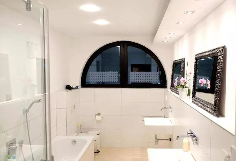 اتاق سوپریور, Villa Orchard Frankfurt