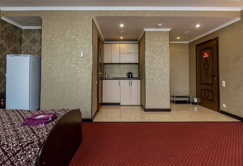 舒适三人间, Express Hotel & Hostel