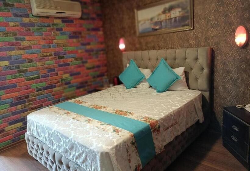 اتاق استاندارد یک نفره, Adana Saray