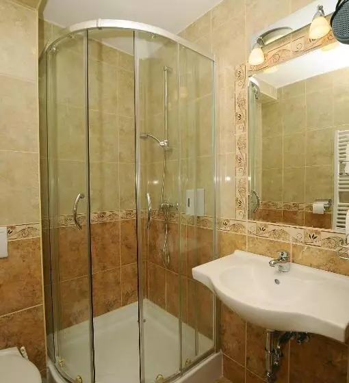 Standard-huone, Barbakán