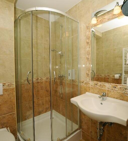 Standard Trippelrum, Barbakán