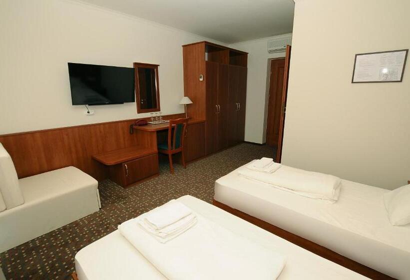 Standard Trippelrum, Barbakán