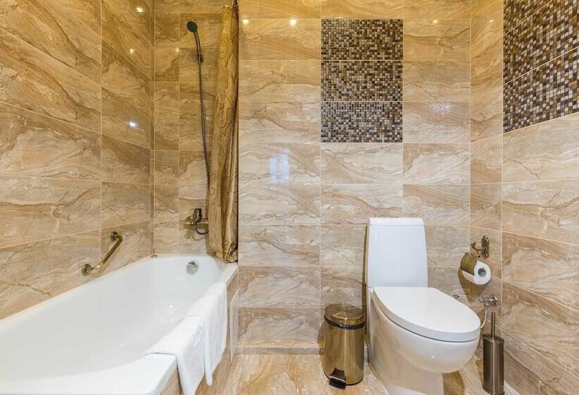 سوئیت با بالکن, Bogema