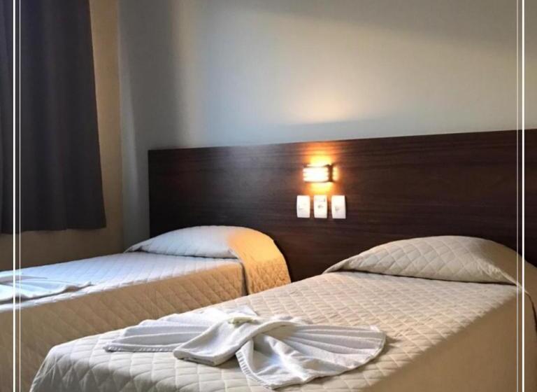 جناح جونيور عائلى, Esplanada Palace