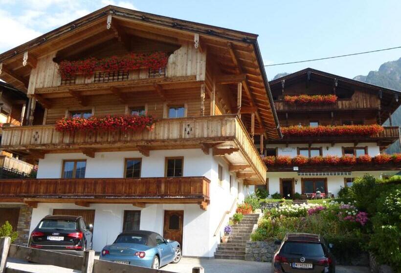 Апартаменты 3 Спальни, Haus Gmahblick Ferienwonungen