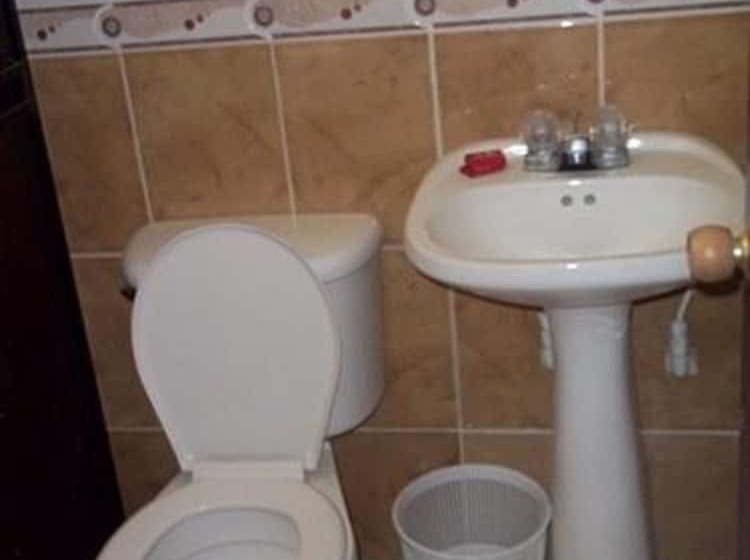 标准三人间, La Casa Del Turista