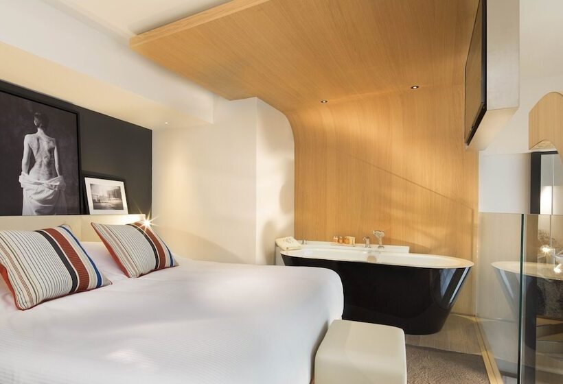 اتاق دوبلکس, Le Cinq Codet