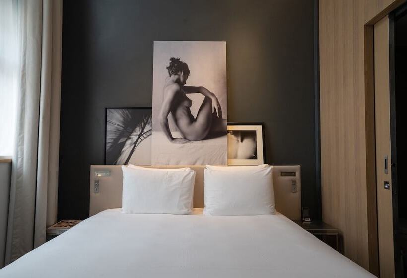 اتاق کلاسیک, Le Cinq Codet