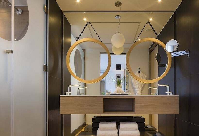 اتاق لوکس, Le Cinq Codet