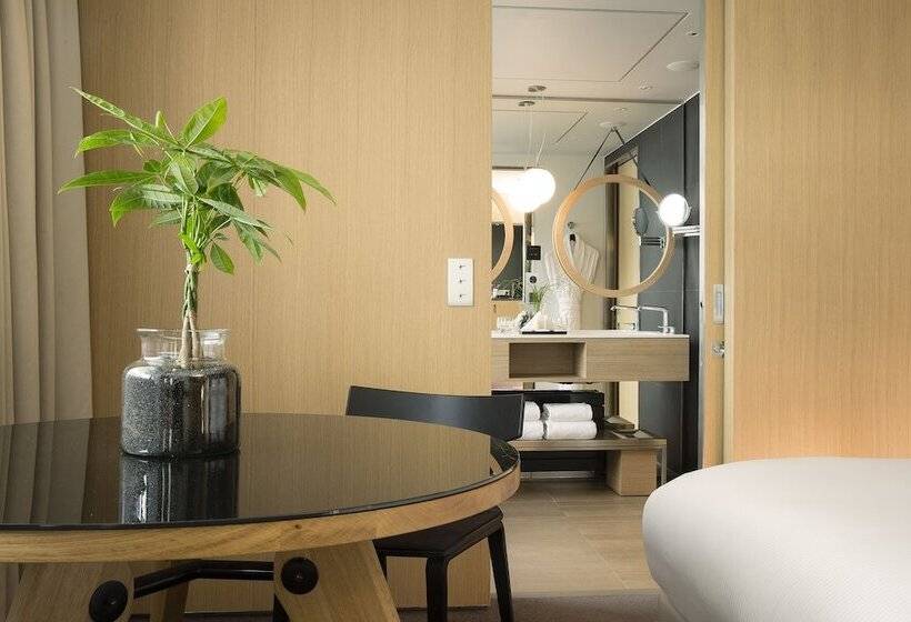 اتاق لوکس, Le Cinq Codet