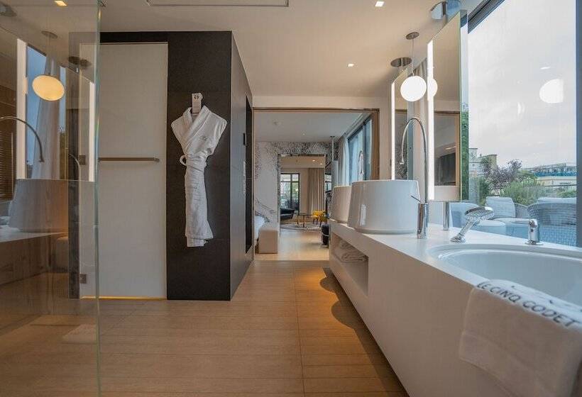 Suite with Terrace, Le Cinq Codet