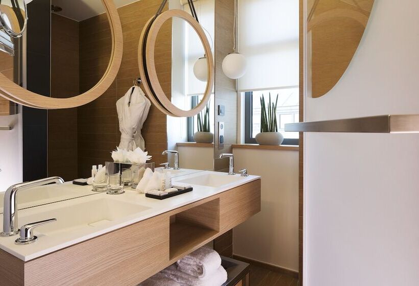 اتاق سوپریور, Le Cinq Codet