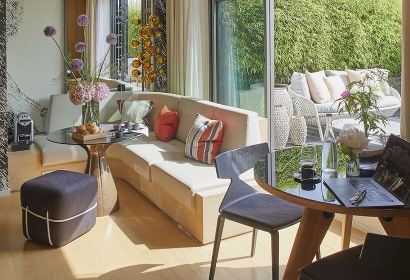 سوئیت با وان آب گرم, Le Cinq Codet