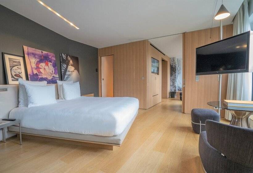 سوئیت با وان آب گرم, Le Cinq Codet