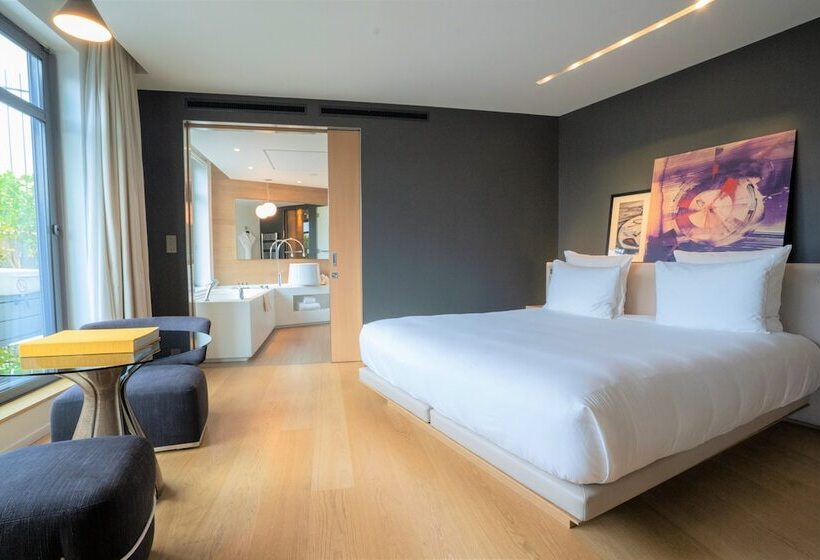 سوئیت با وان آب گرم, Le Cinq Codet