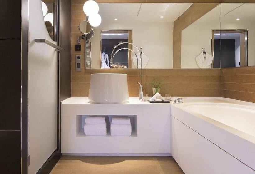 Suite with Terrace, Le Cinq Codet