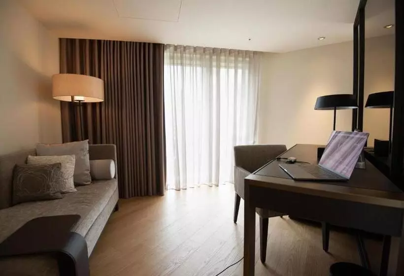 اتاق سوپریور با تخت بزرگ, Madison Taipei