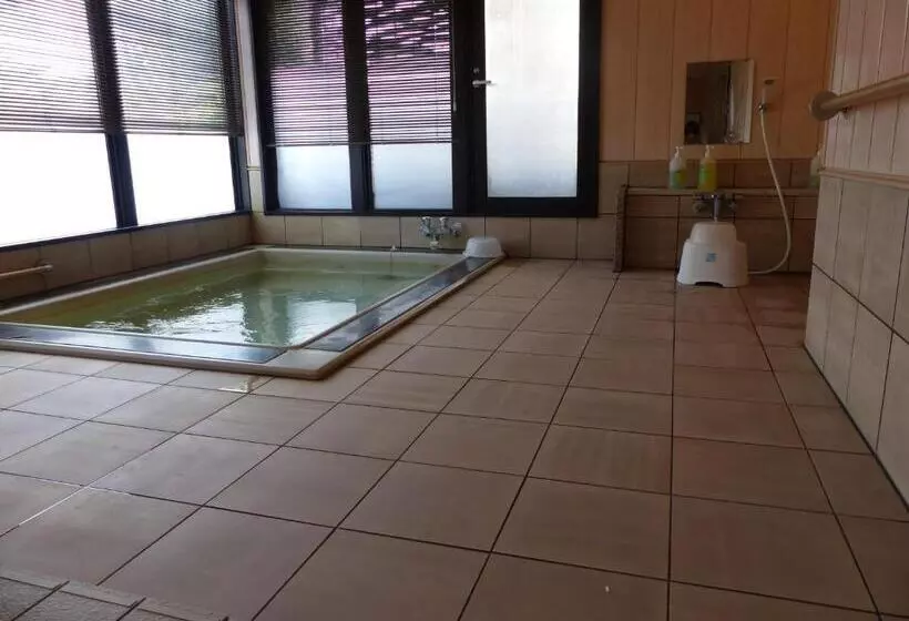 浴室共有スタンダード4人用ルーム, Minshuku Kuwataniya