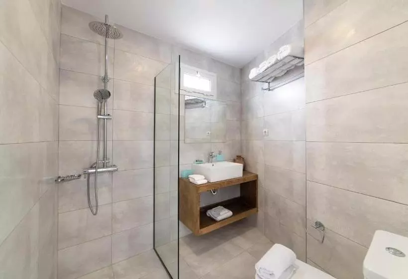 Comfort Triple Room