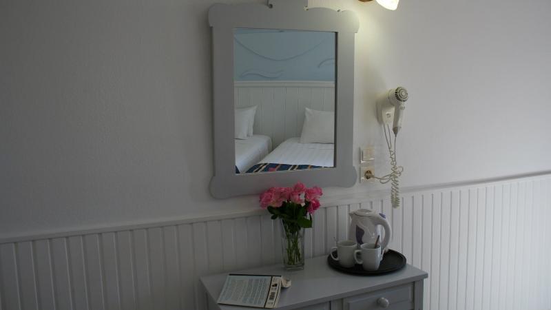 スタンダードルーム, Naiades Almiros River