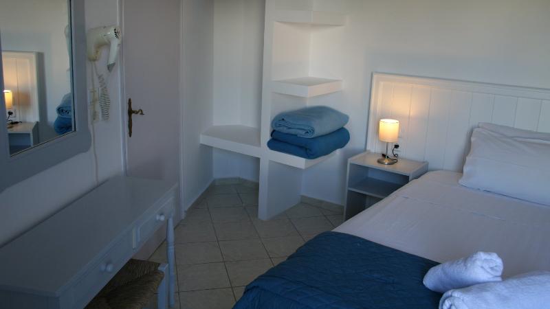 スタンダードルーム, Naiades Almiros River