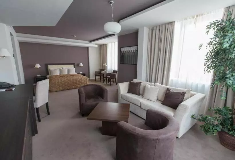 اتاق خانوادگی, New City Hotel & Restaurant Niš