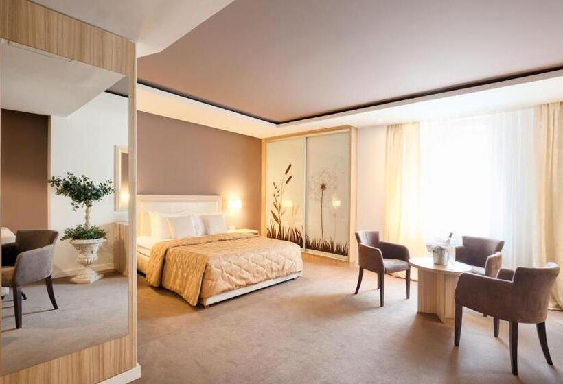 غرفة عائلية, New City Hotel & Restaurant Niš