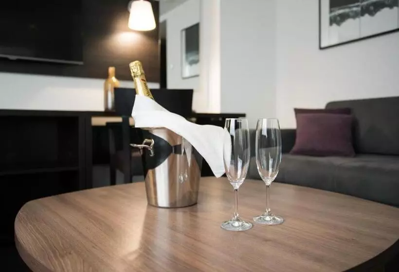 آپارتمان لوکس 1 خوابه, New City Hotel & Restaurant Niš