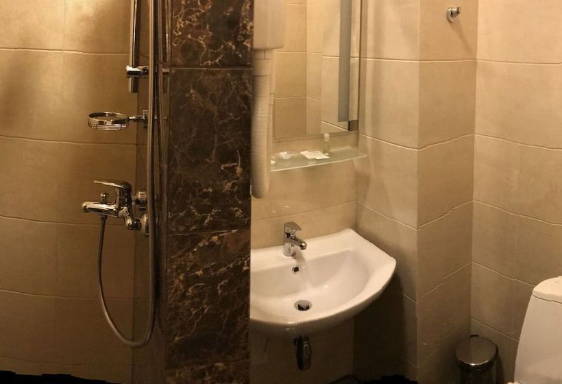 חדר סטנדרט, Nonstop