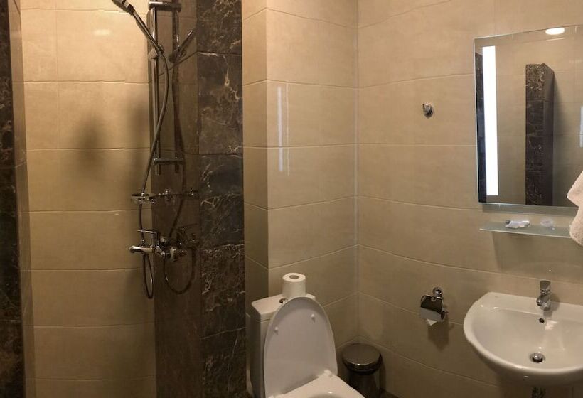 חדר סטנדרט, Nonstop