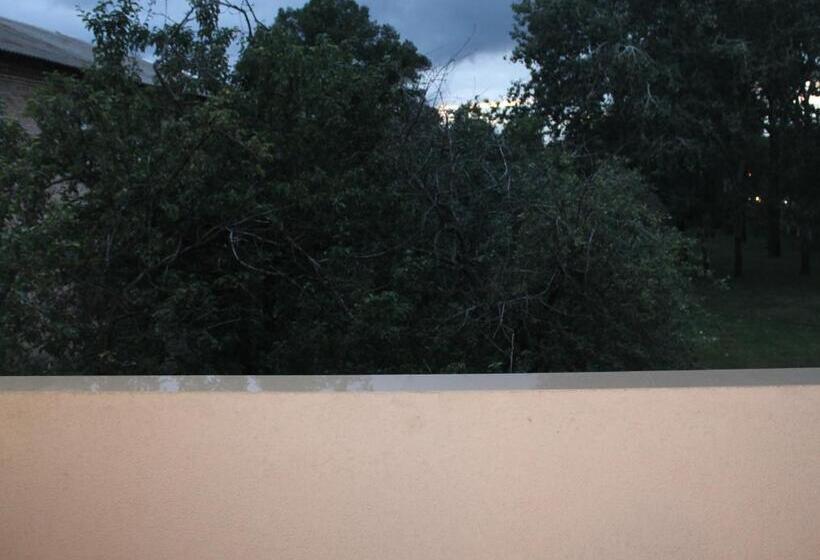 סוויטת ג'וניור נוף לגינה, Nonstop