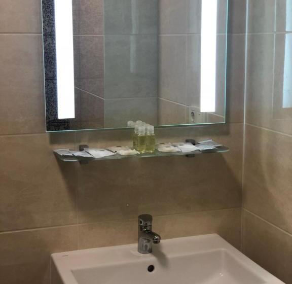 סוויטה משפחתית 2 חדרי שינה, Nonstop