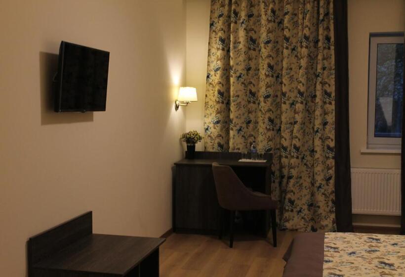 חדר סטנדרט, Nonstop