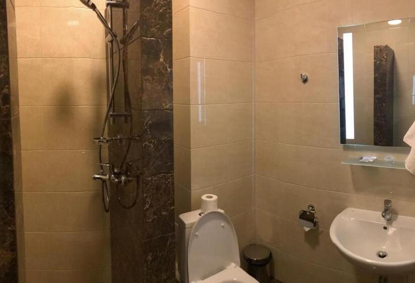 חדר סטנדרט, Nonstop