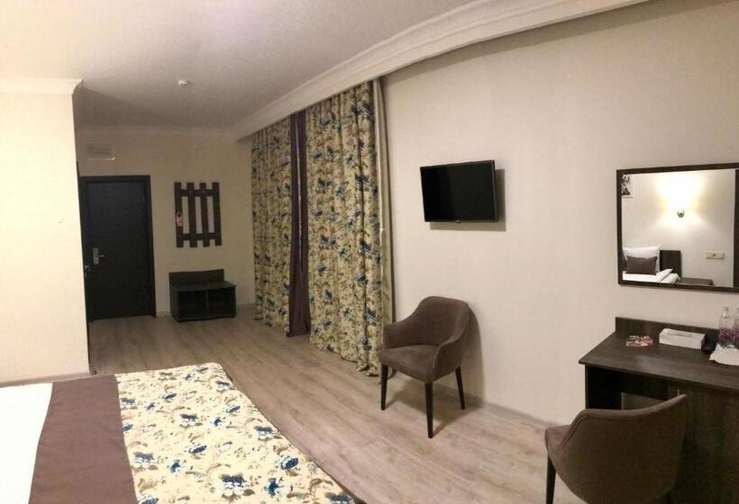 סוויטת ג'וניור נוף לגינה, Nonstop