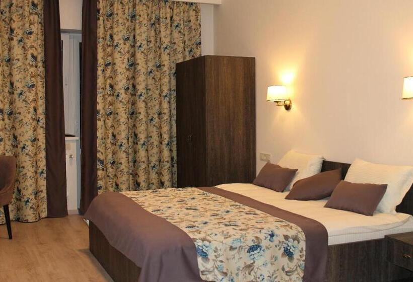 סוויטת ג'וניור נוף לגינה, Nonstop