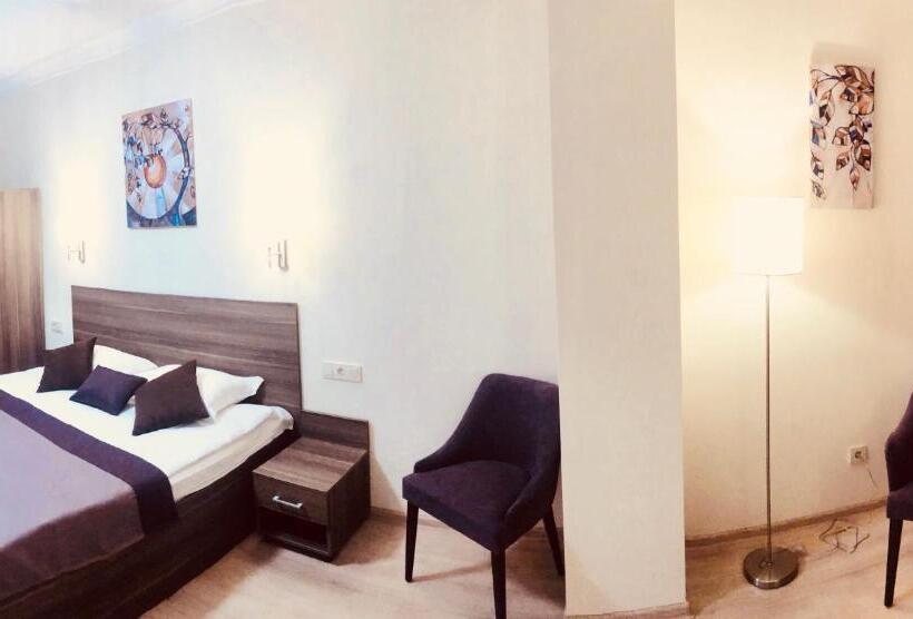 סוויטה משפחתית 2 חדרי שינה, Nonstop