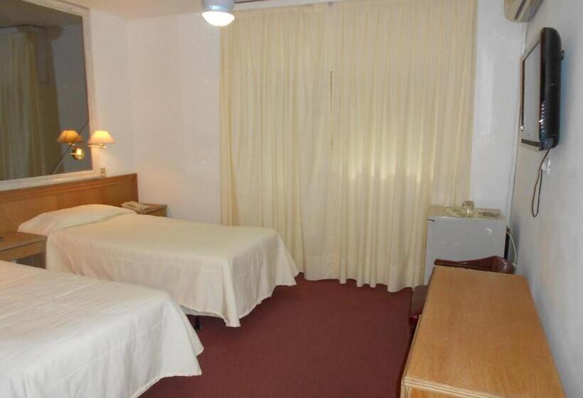 غرفة قياسية ثلاثية, Tanger