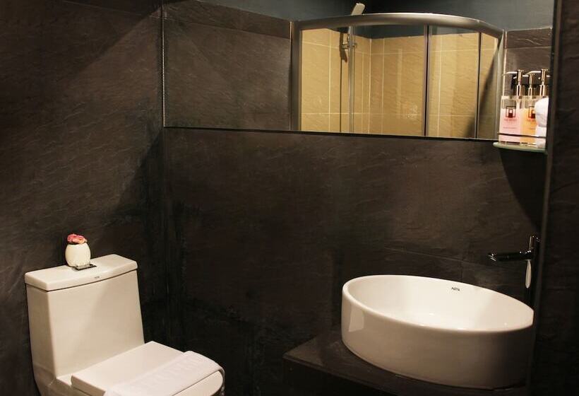 高级大房间, The Artist House