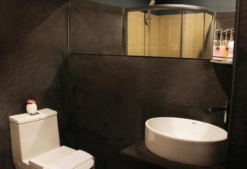 高级大房间, The Artist House