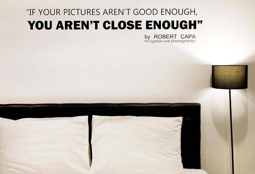 标准工作室带阳台, The Artist House